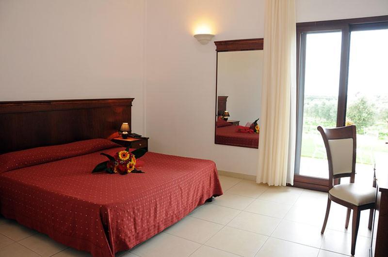 Agri Hotel Conte Salentino Sant Isidoro  Exterior foto